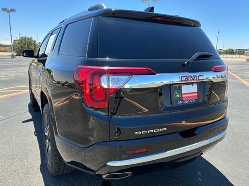 Used 2021 GMC Acadia Denali w/ Denali Technology Package FWD image 4