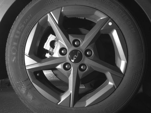 Used 2025 Kia K4 LXS image 15