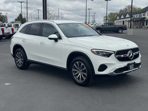 Used 2024 Mercedes-Benz GLC 300 4MATIC image 3