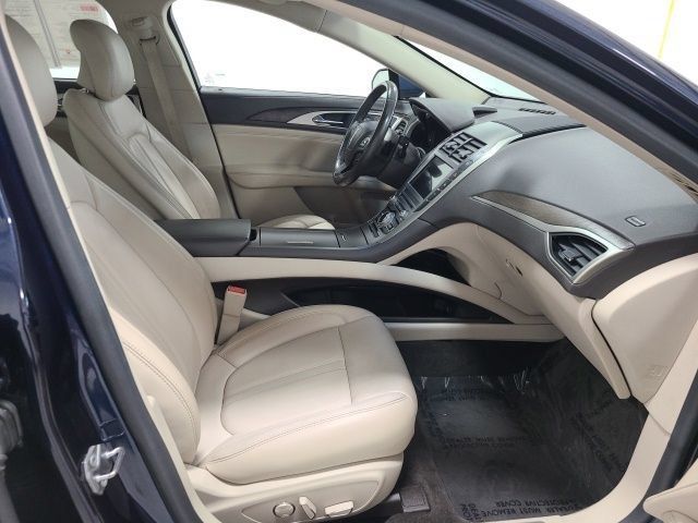 Used 2017 Lincoln MKZ Select w/ Technology Package FWD image 9