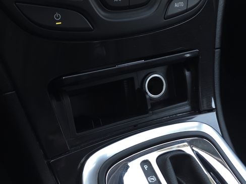 Used 2017 Buick Regal Sport Touring image 15