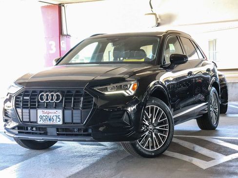 Used 2023 Audi Q3 2.0T Premium w/ Convenience Package AWD/4WD image 1