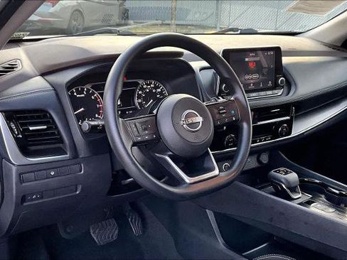 Certified 2023 Nissan Rogue SV image 17