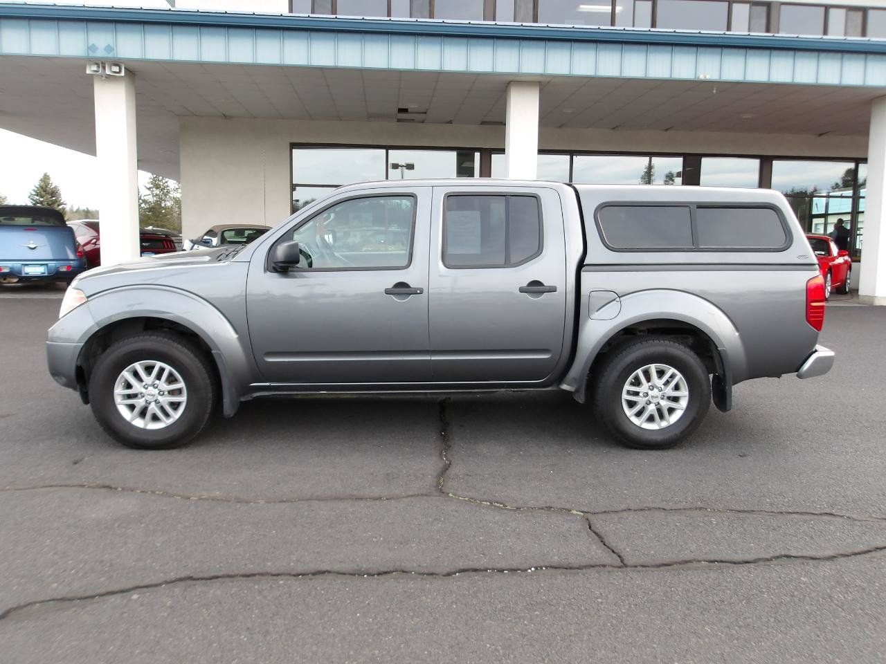 Used 2016 Nissan Frontier SV AWD/4WD image 2