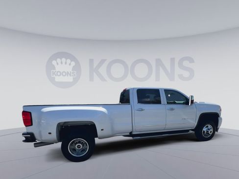 Used 2018 GMC Sierra 3500 Denali w/ Duramax Plus Package image 12
