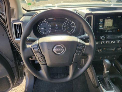 Used 2025 Nissan Frontier SV image 13
