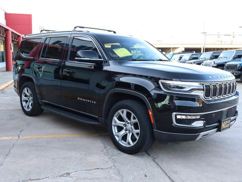 Used 2022 Jeep Wagoneer Series II AWD/4WD image 4