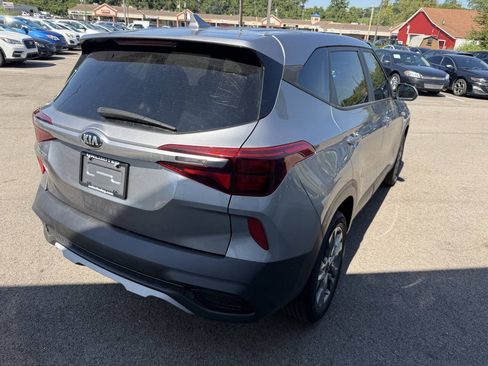 Used 2021 Kia Seltos LX AWD/4WD image 7