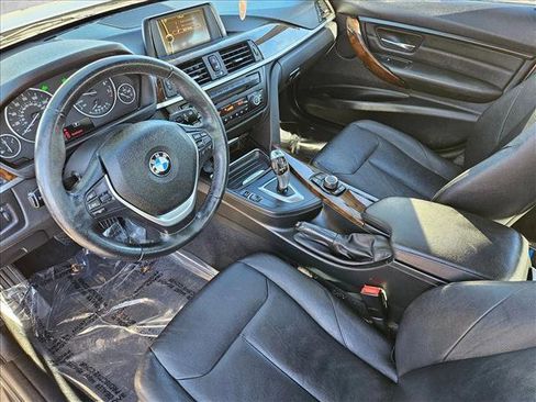 Used 2014 BMW 328i Sedan w/ Premium Package image 9