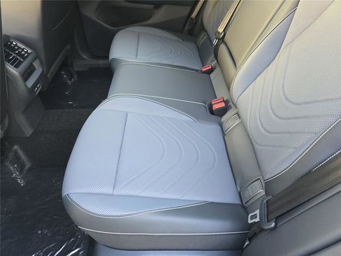 New 2026 Volkswagen Tiguan SE R-Line image 11