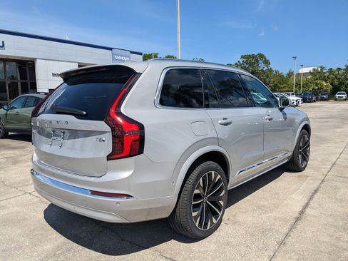New 2025 Volvo XC90 T8 Plus w/ Protection Package Premier image 4