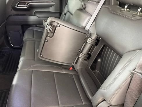 Used 2023 Chevrolet Silverado 1500 LTZ AWD/4WD image 32