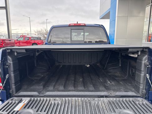 Used 2022 Nissan Frontier SV image 14