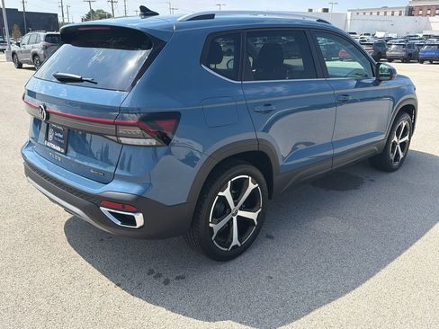 Certified 2025 Volkswagen Taos SEL AWD/4WD image 6