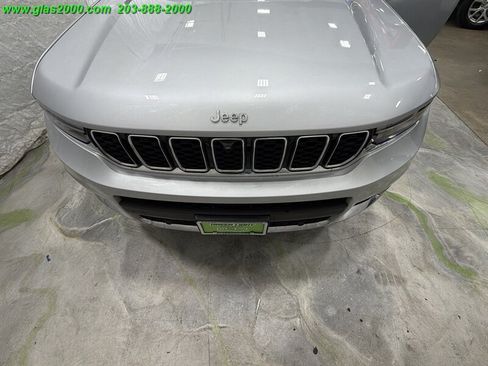 Used 2023 Jeep Grand Cherokee L Limited w/ Luxury Tech Group II AWD/4WD image 18