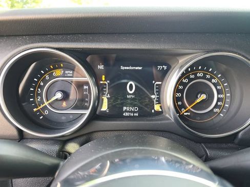Used 2021 Jeep Wrangler Unlimited Sahara AWD/4WD image 17