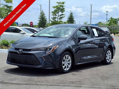 Used 2026 Toyota Corolla LE FWD image 3