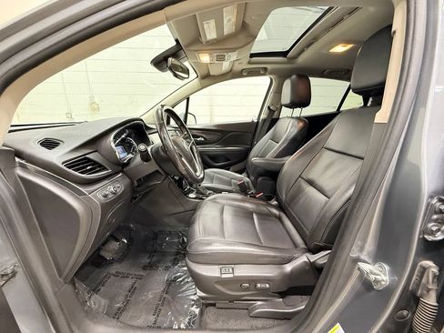 Used 2019 Buick Encore Essence AWD/4WD image 28