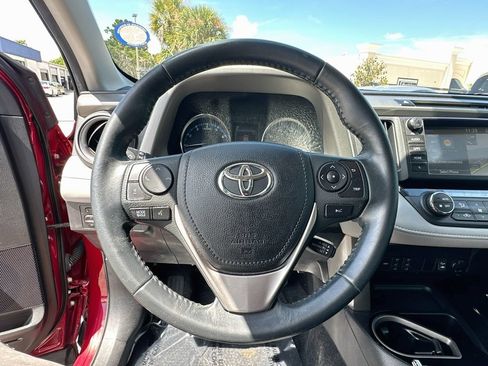 Used 2018 Toyota RAV4 Limited FWD image 11
