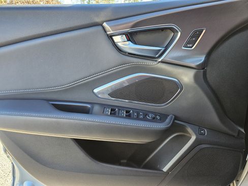 Used 2025 Acura RDX SH-AWD image 30