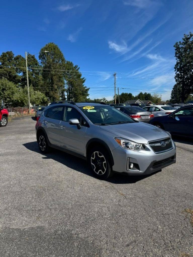 Used 2016 Subaru Crosstrek 2.0i Limited w/ Popular Package #2 AWD/4WD image 3