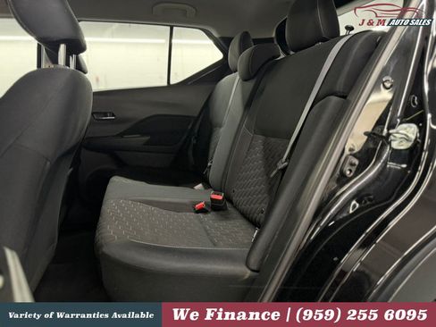 Used 2022 Nissan Kicks SV FWD image 27
