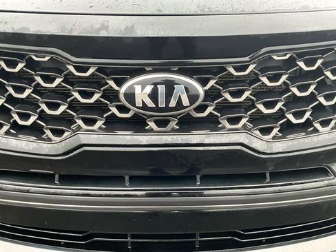 Used 2021 Kia Sorento S image 10