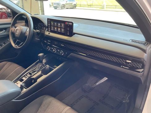Used 2025 Honda Accord Sport image 19