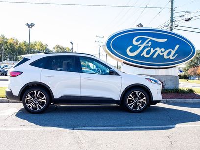 Used 2022 Ford Escape SE w/ SE Sport Appearance Package