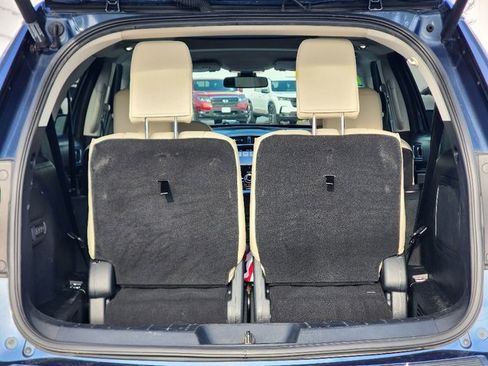 Used 2019 Ford Explorer Platinum image 17