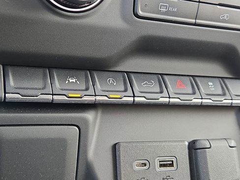 Used 2022 Chevrolet Silverado 1500 Custom image 30