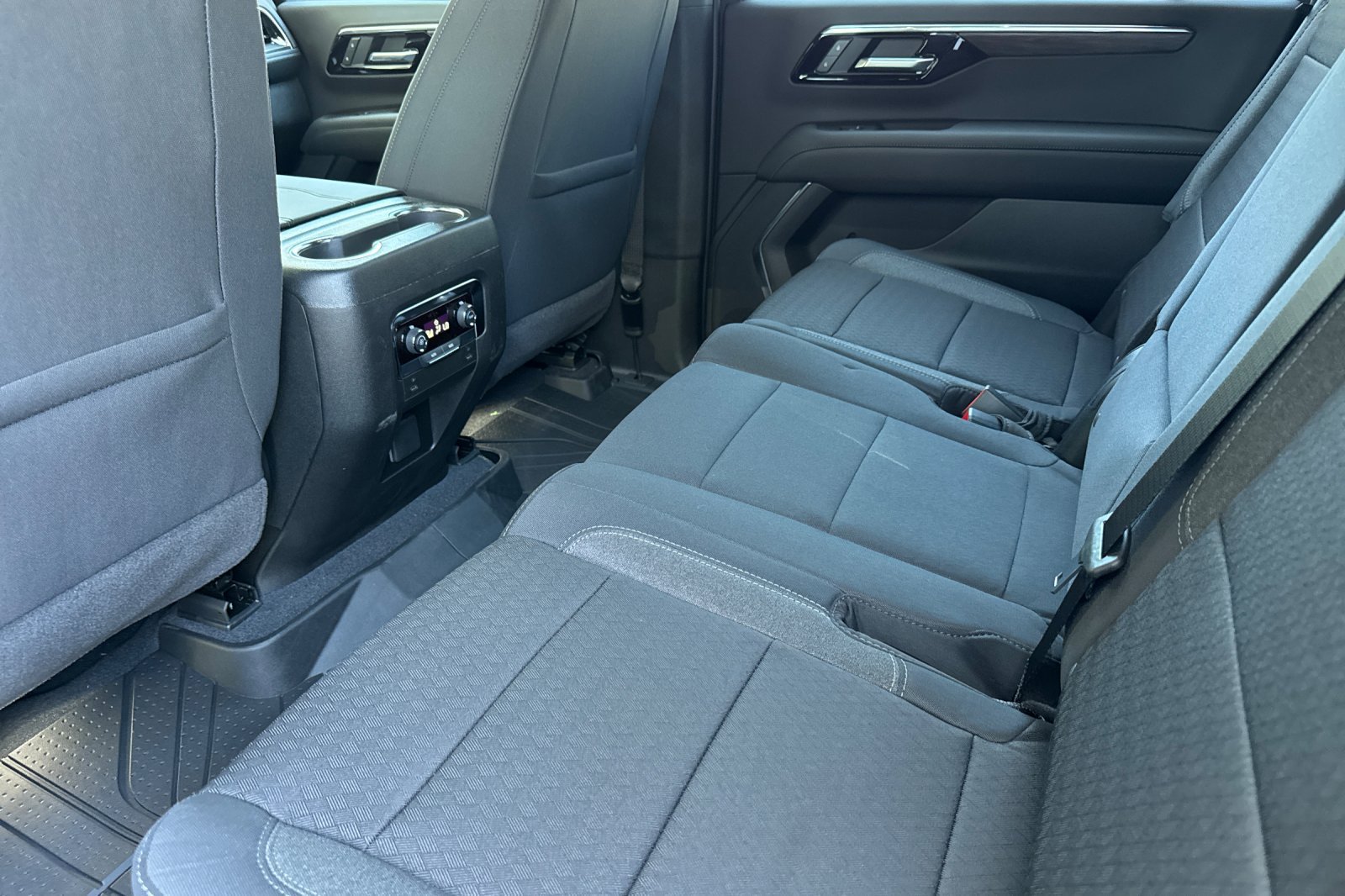 New 2026 Chevrolet Suburban LS w/ LS Custom Edition AWD/4WD image 11