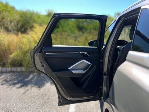 Used 2023 Audi Q3 2.0T Premium image 32