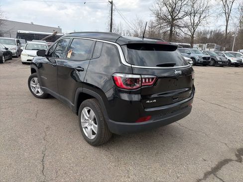 Used 2022 Jeep Compass Latitude image 10