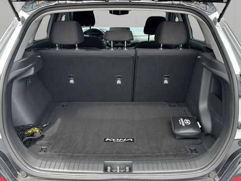 Certified 2023 Hyundai Kona SEL FWD image 10