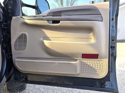 Used 2004 Ford F350 4x4 SuperCab DRW Super Duty image 21