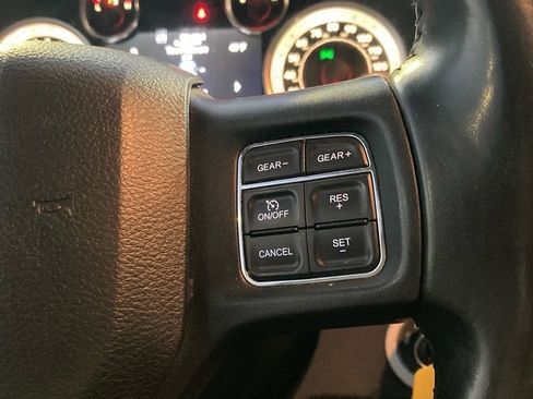 Used 2015 RAM 1500 Classic SLT w/ SLT Plus D￩cor Group image 19