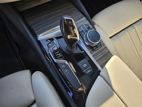 Used 2017 BMW 530i 530i image 24