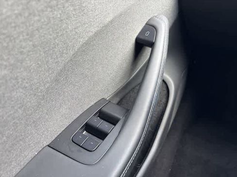 Used 2024 Tesla Model 3 Standard Range RWD image 19