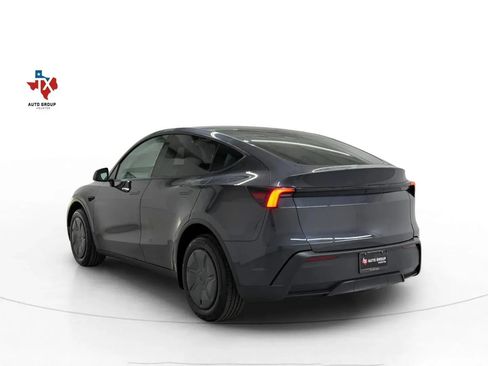 Used 2026 Tesla Model Y 2WD image 3