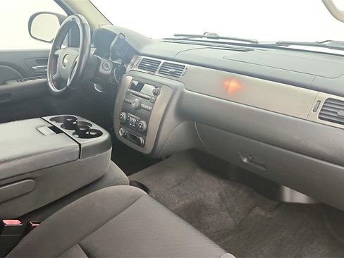 Used 2009 Chevrolet Suburban LS image 29