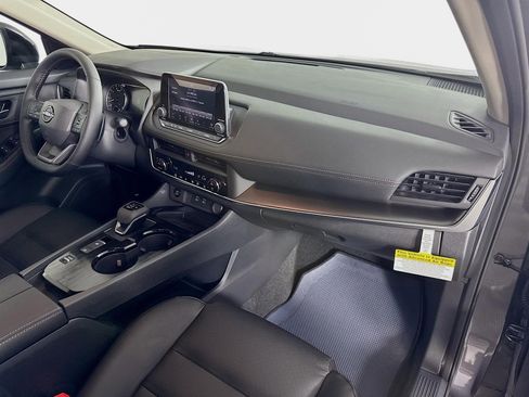 New 2026 Nissan Rogue SV FWD image 29