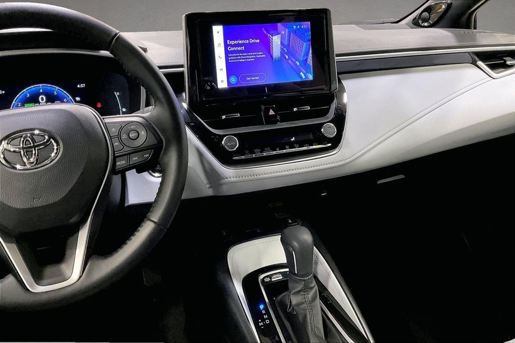Used 2025 Toyota Corolla XSE FWD image 10