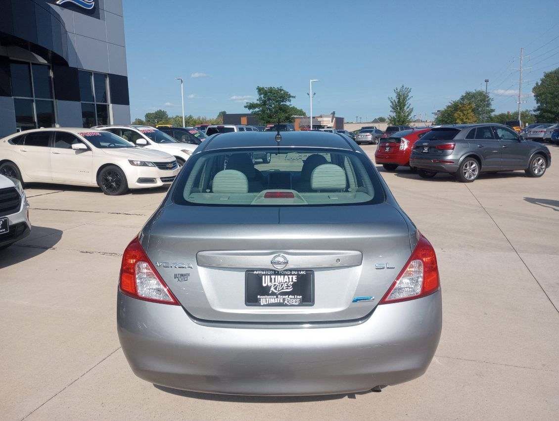 Used 2012 Nissan Versa FWD image 5