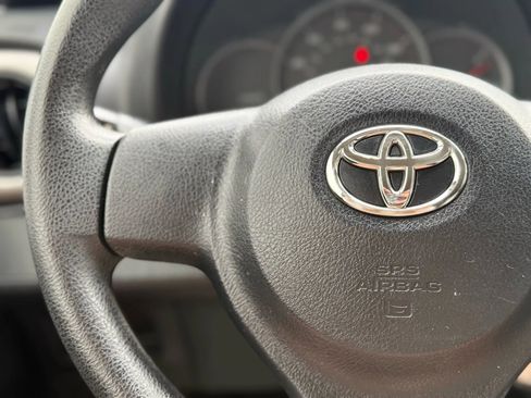 Used 2014 Toyota Yaris L image 24