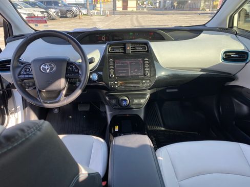 Used 2021 Toyota Prius XLE w/ Advanced Technology Package FWD image 19