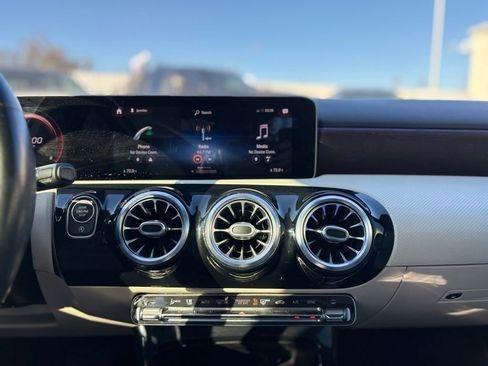 Used 2019 Mercedes-Benz A 220 image 23