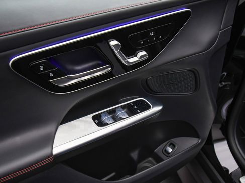 Used 2025 Mercedes-Benz GLC 43 AMG 4MATIC image 44