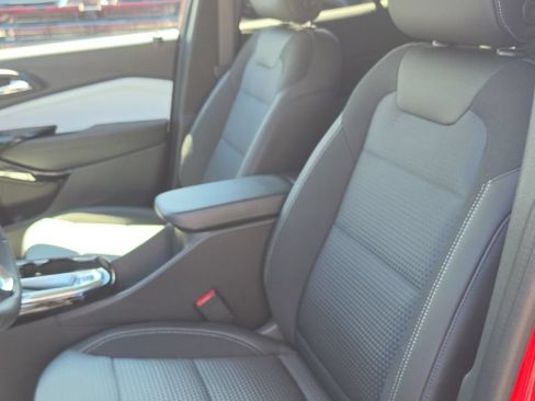 New 2026 Chevrolet Trax LT w/ Midnight Edition FWD image 11