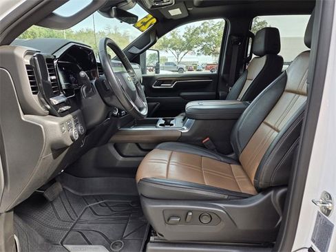 Used 2025 Chevrolet Silverado 2500 High Country w/ High Country Premium Package image 12